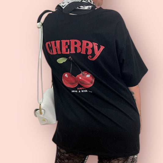 Camiseta oversize cerezas