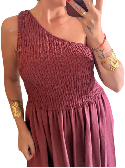 Vestido asimétrico burdeos