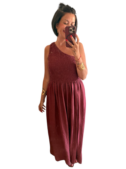 Vestido asimétrico burdeos