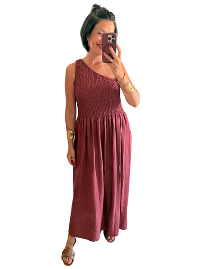 Vestido asimétrico burdeos